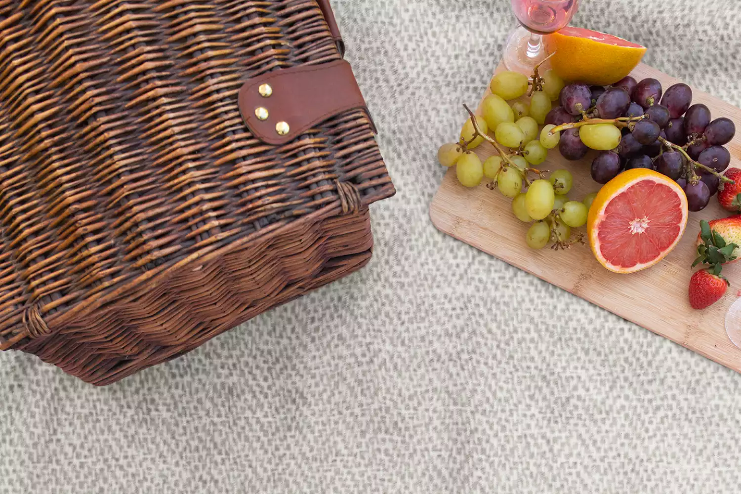 what makes a good picnic blanket